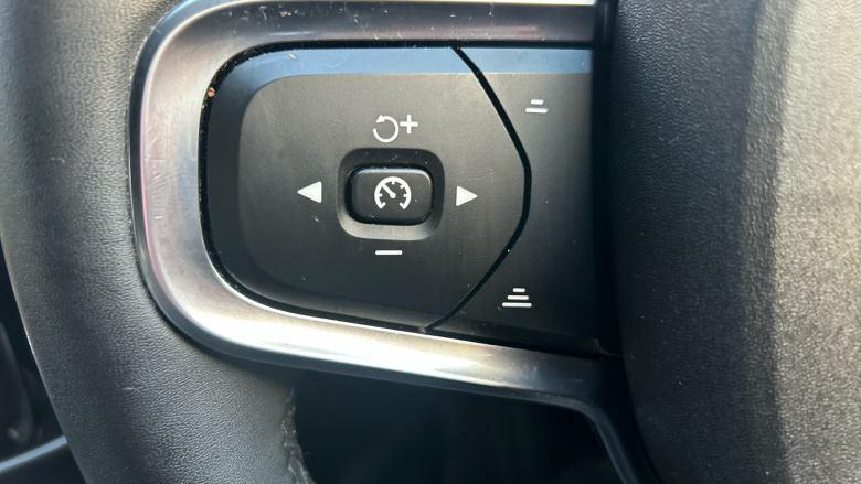 Volvo Xc40 1.5 T4 Recharge PHEV Plus Dark 5dr Auto Estate